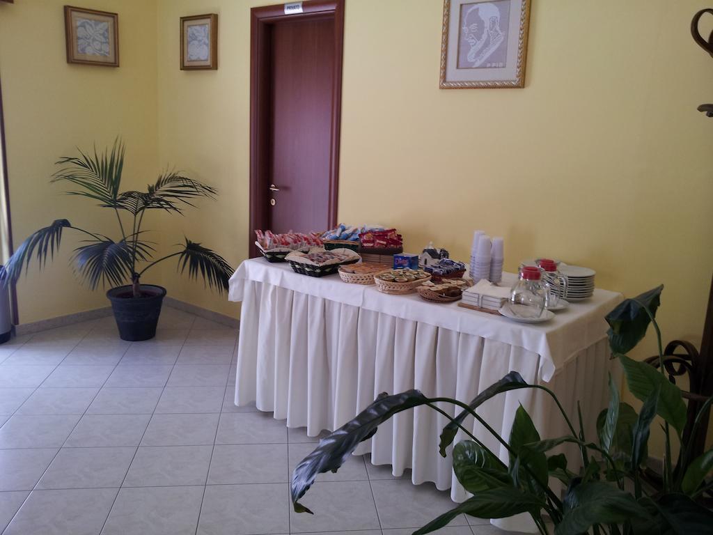 Holiday B&B Vico Del Gargano Zewnętrze zdjęcie