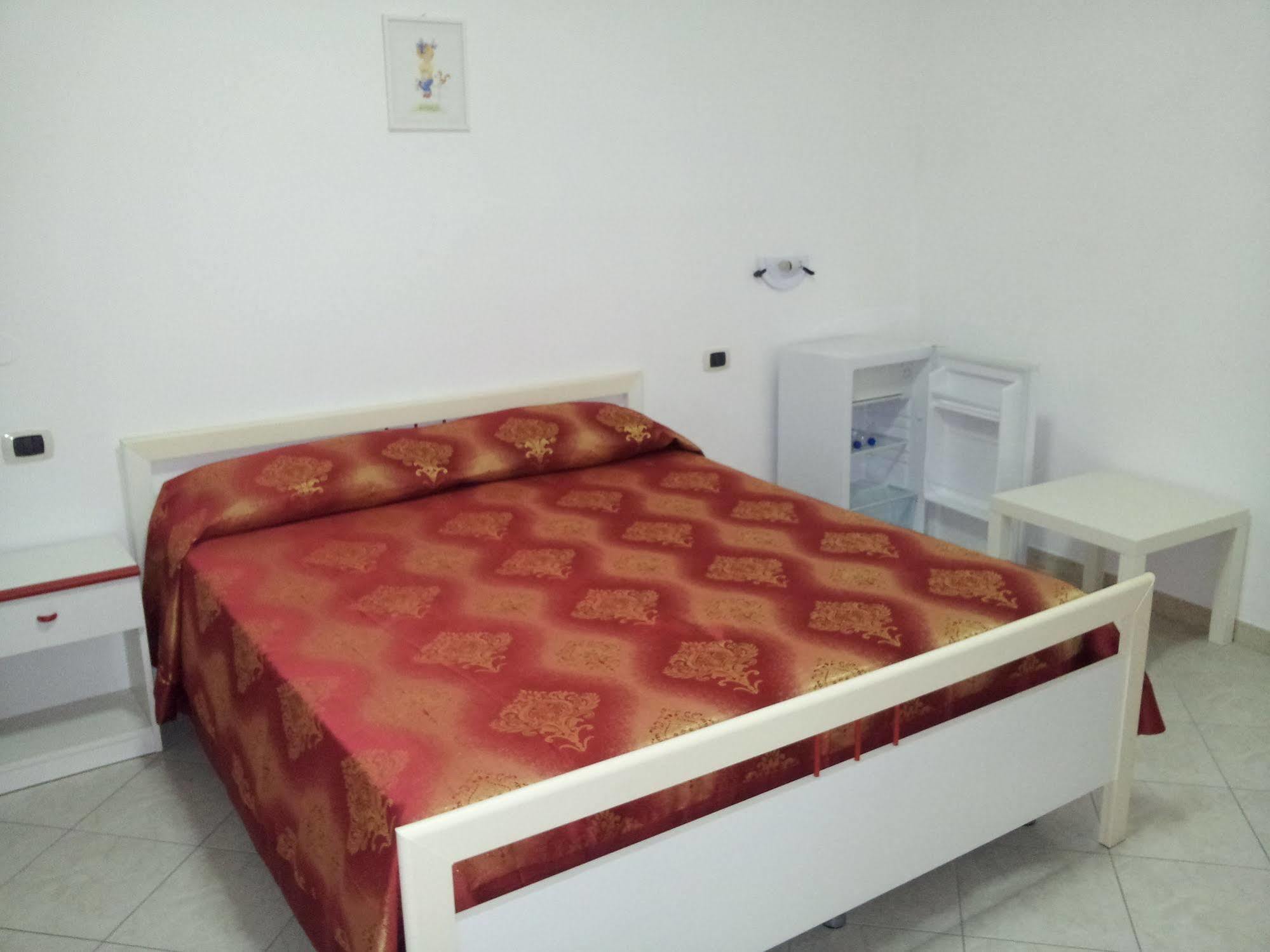 Holiday B&B Vico Del Gargano Zewnętrze zdjęcie