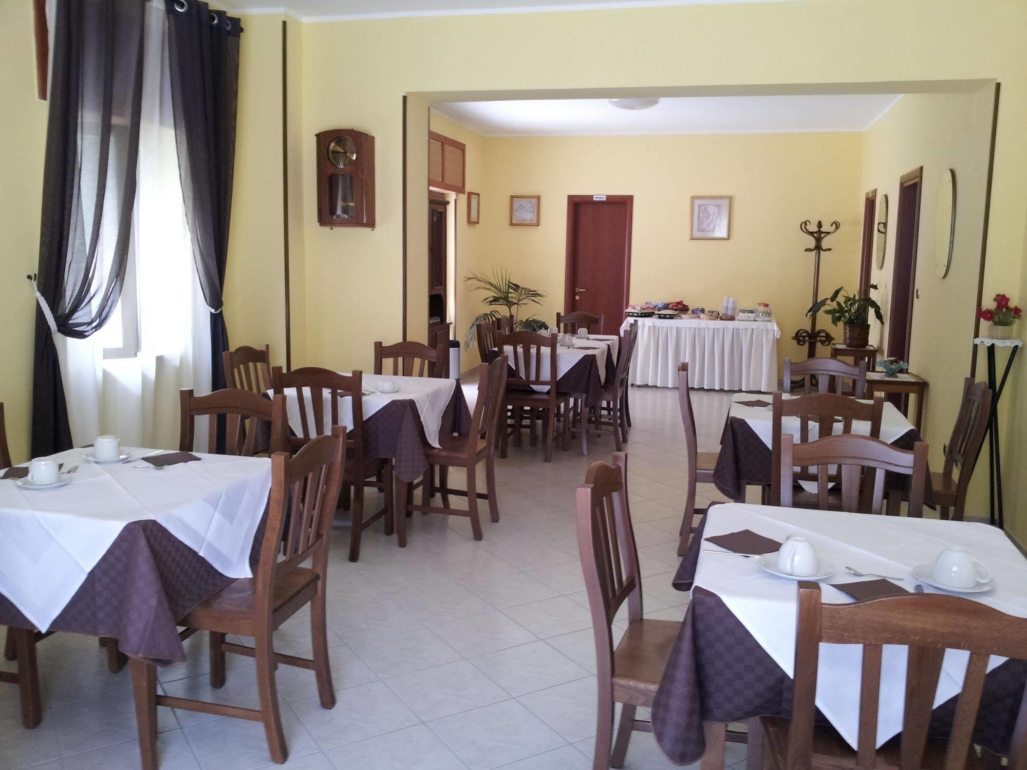 Holiday B&B Vico Del Gargano Zewnętrze zdjęcie