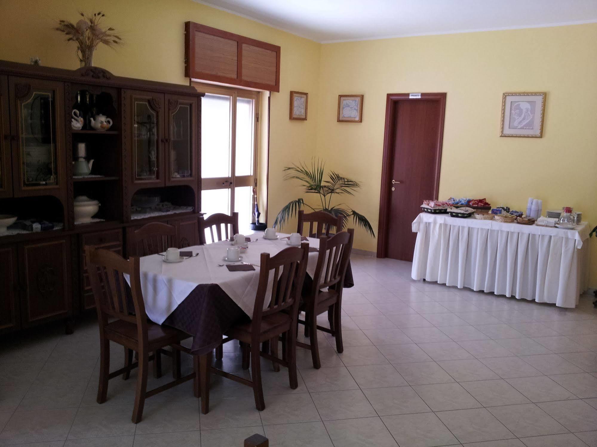Holiday B&B Vico Del Gargano Zewnętrze zdjęcie