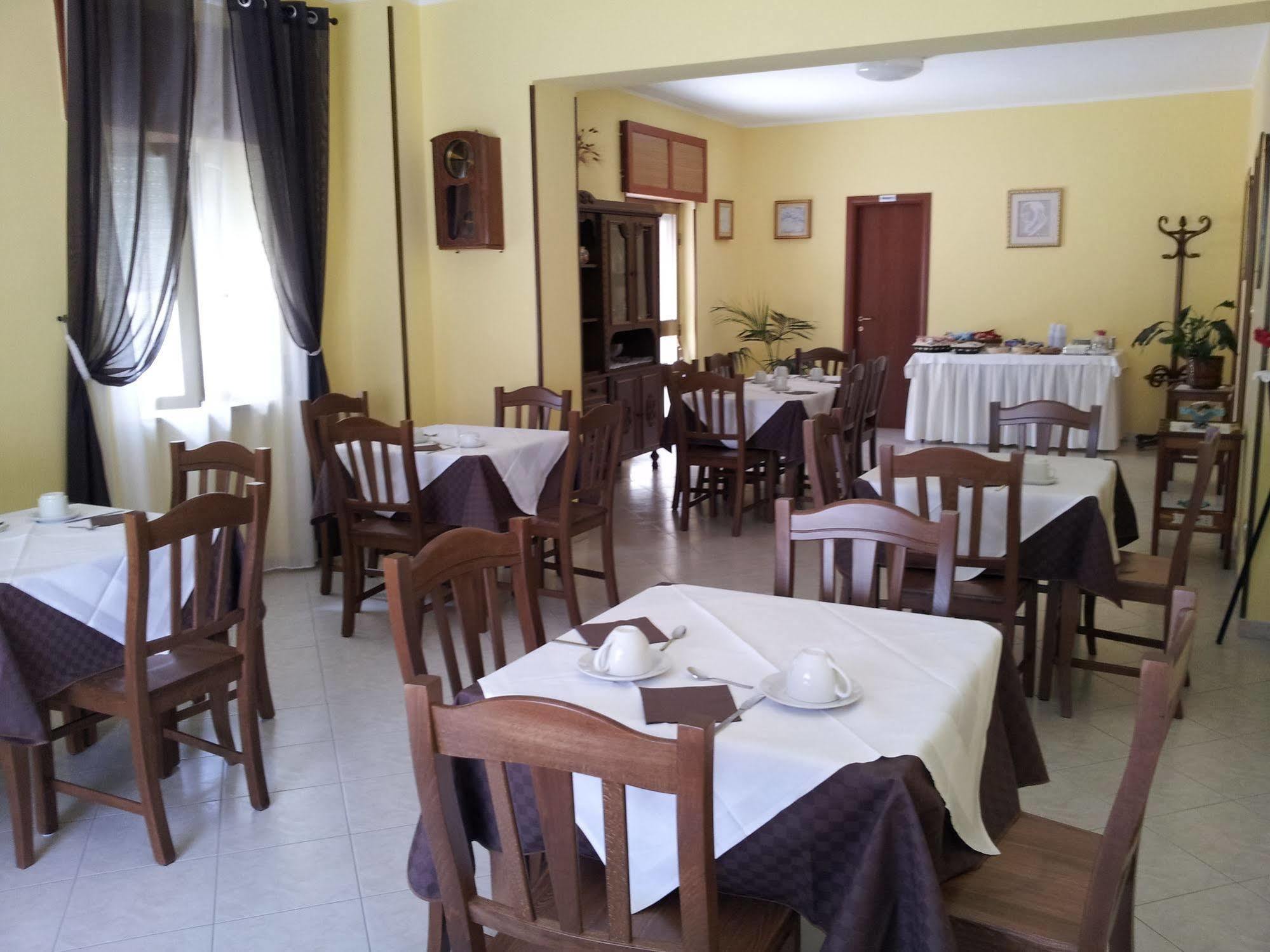 Holiday B&B Vico Del Gargano Zewnętrze zdjęcie